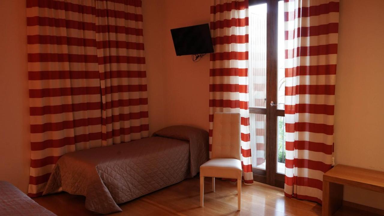Le Querce Hotel سالسوماجّوري تيرمي المظهر الخارجي الصورة
