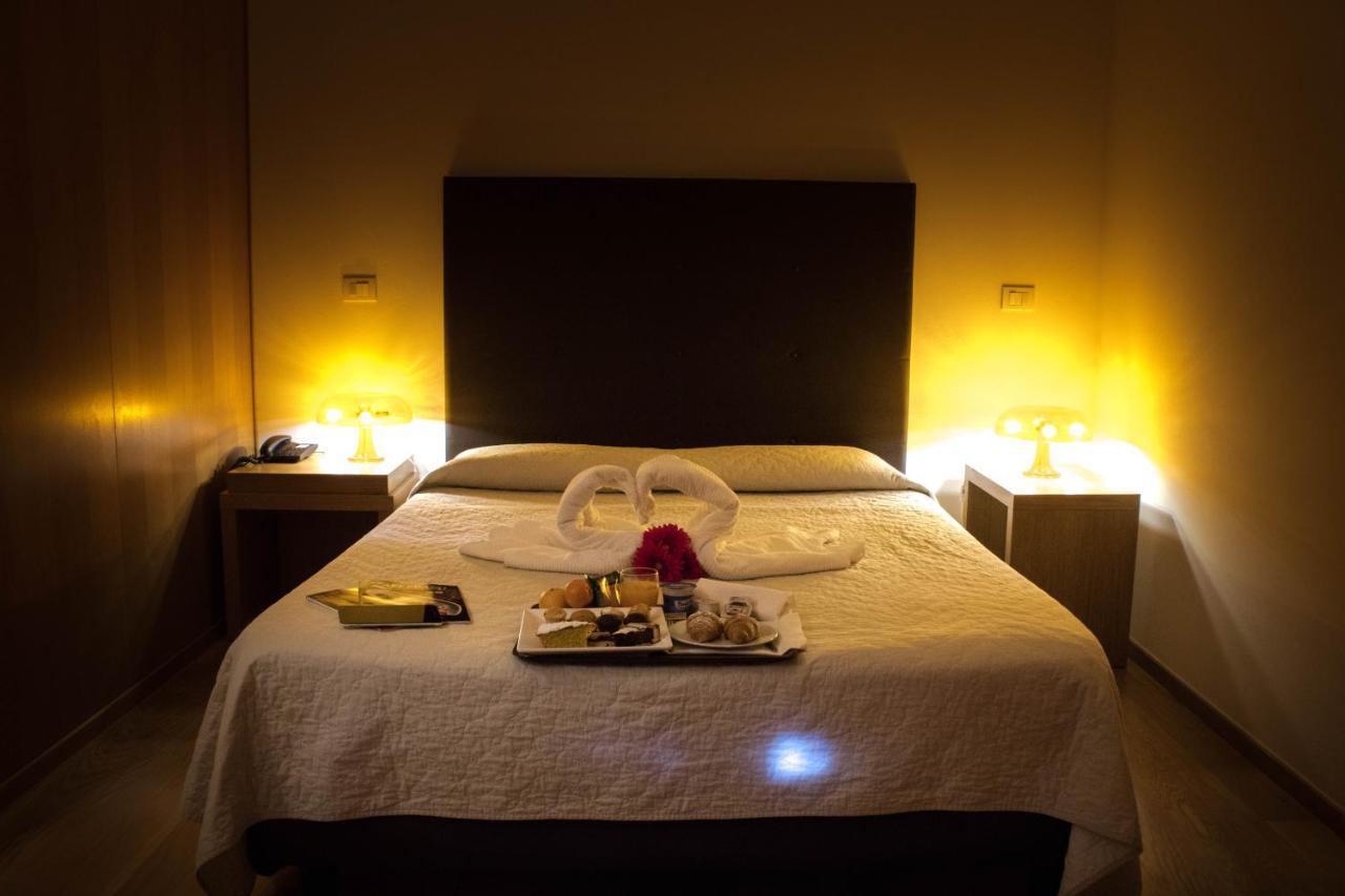 Le Querce Hotel سالسوماجّوري تيرمي المظهر الخارجي الصورة