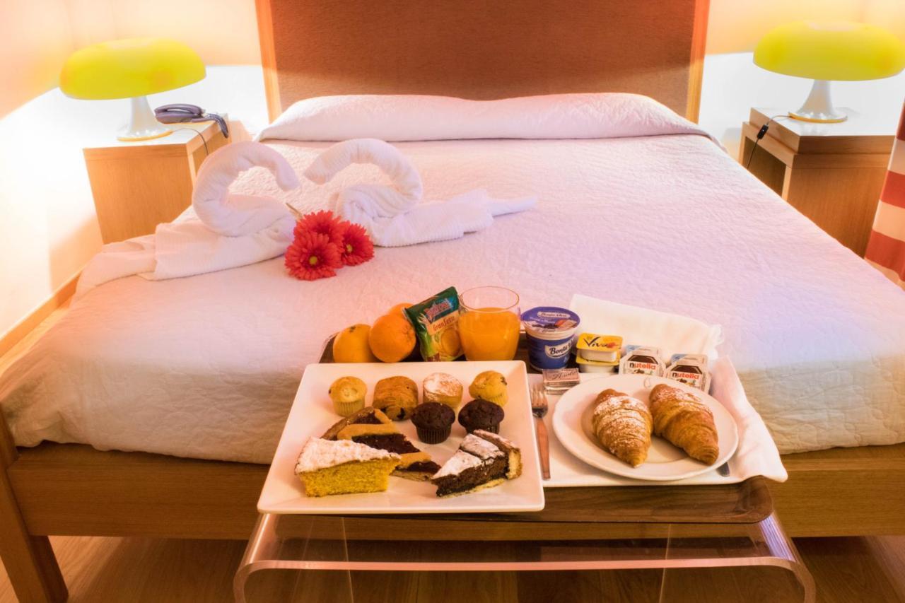 Le Querce Hotel سالسوماجّوري تيرمي المظهر الخارجي الصورة